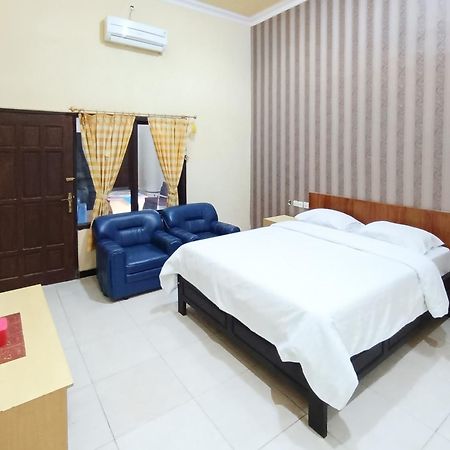 Hotel Gita Puri Redpartner Blitar Zewnętrze zdjęcie