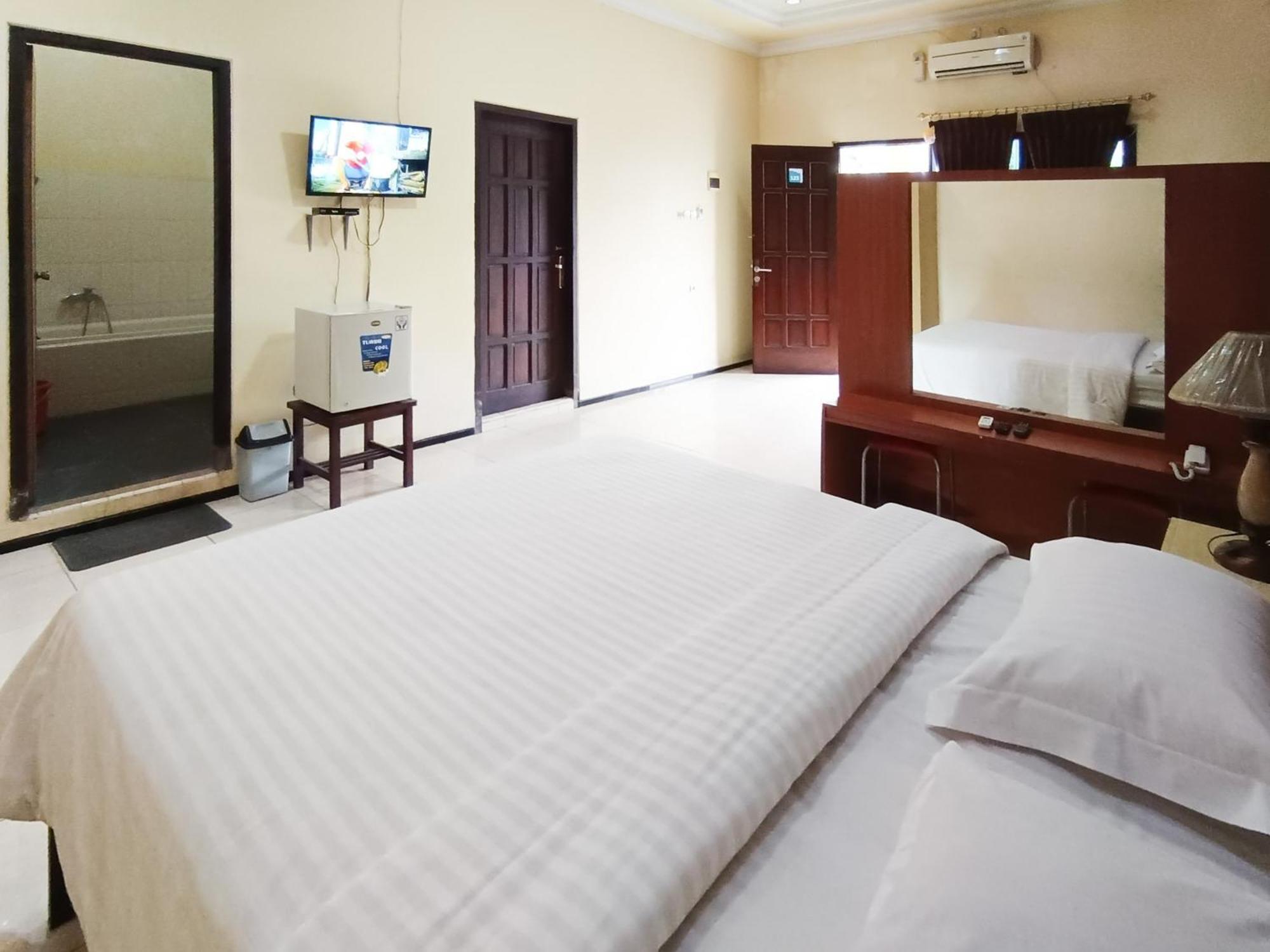 Hotel Gita Puri Redpartner Blitar Zewnętrze zdjęcie