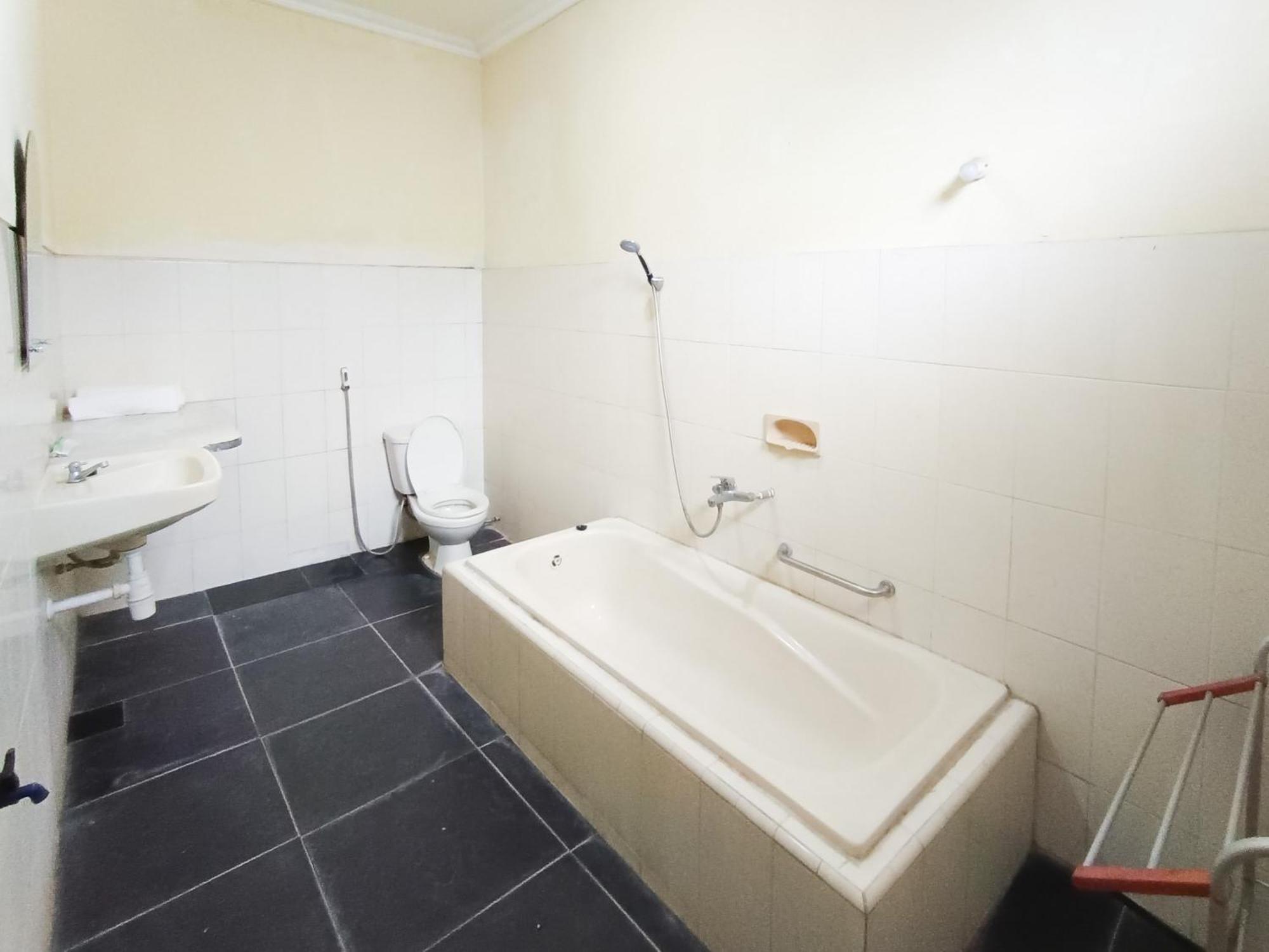 Hotel Gita Puri Redpartner Blitar Zewnętrze zdjęcie
