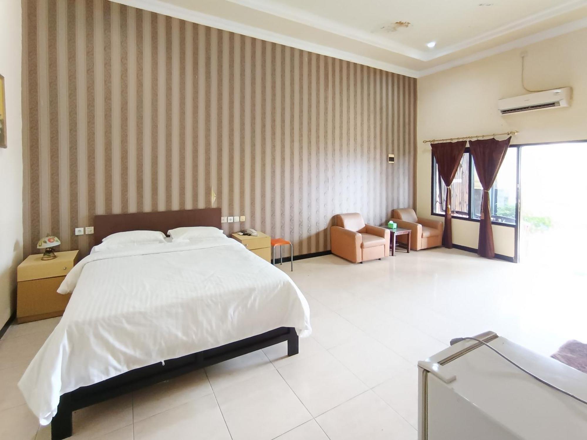 Hotel Gita Puri Redpartner Blitar Zewnętrze zdjęcie