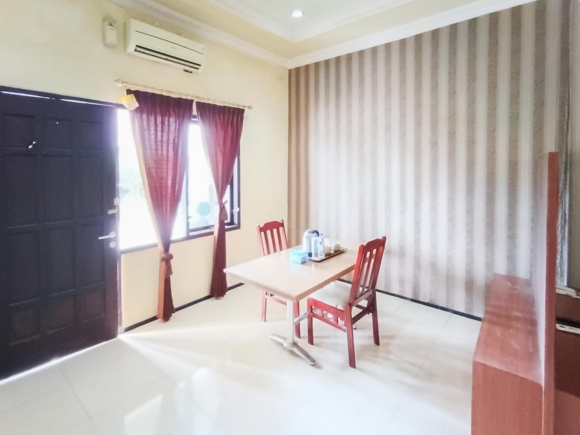 Hotel Gita Puri Redpartner Blitar Zewnętrze zdjęcie