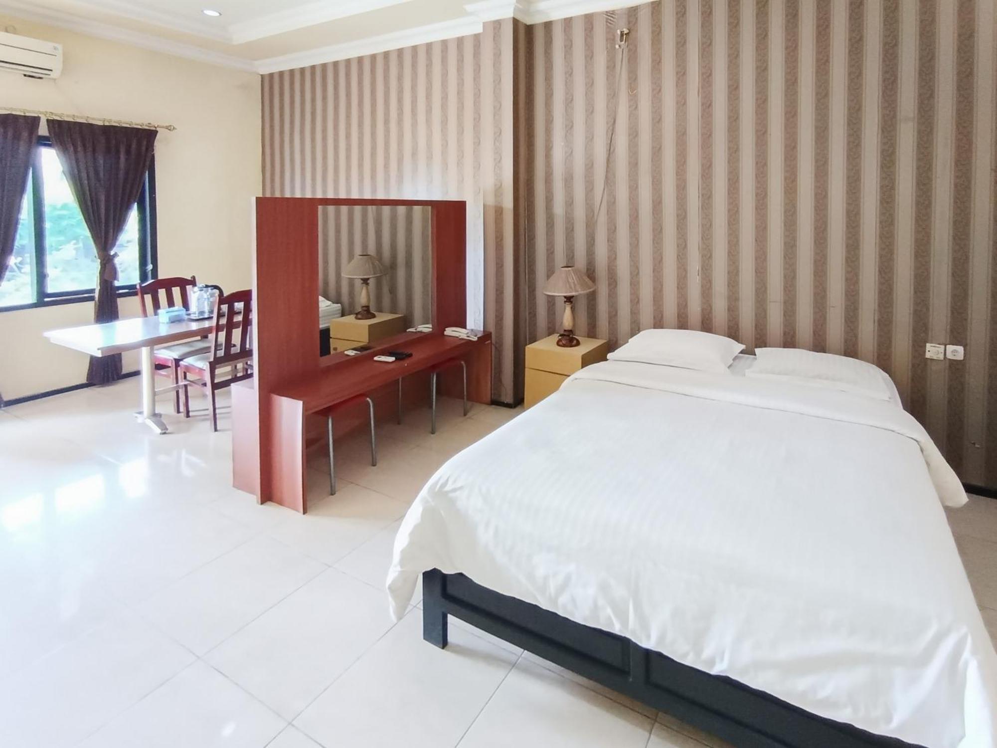 Hotel Gita Puri Redpartner Blitar Zewnętrze zdjęcie
