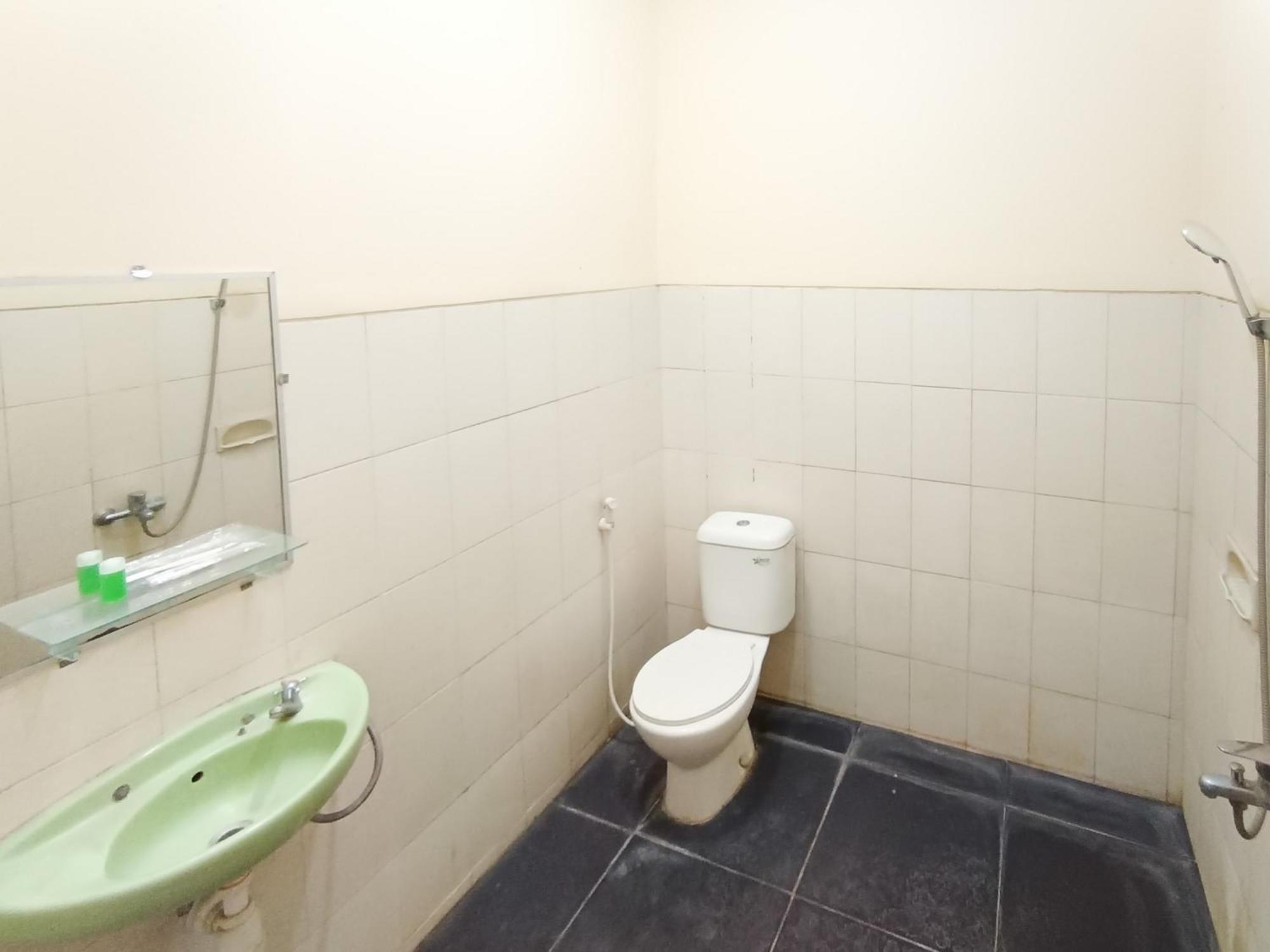 Hotel Gita Puri Redpartner Blitar Zewnętrze zdjęcie