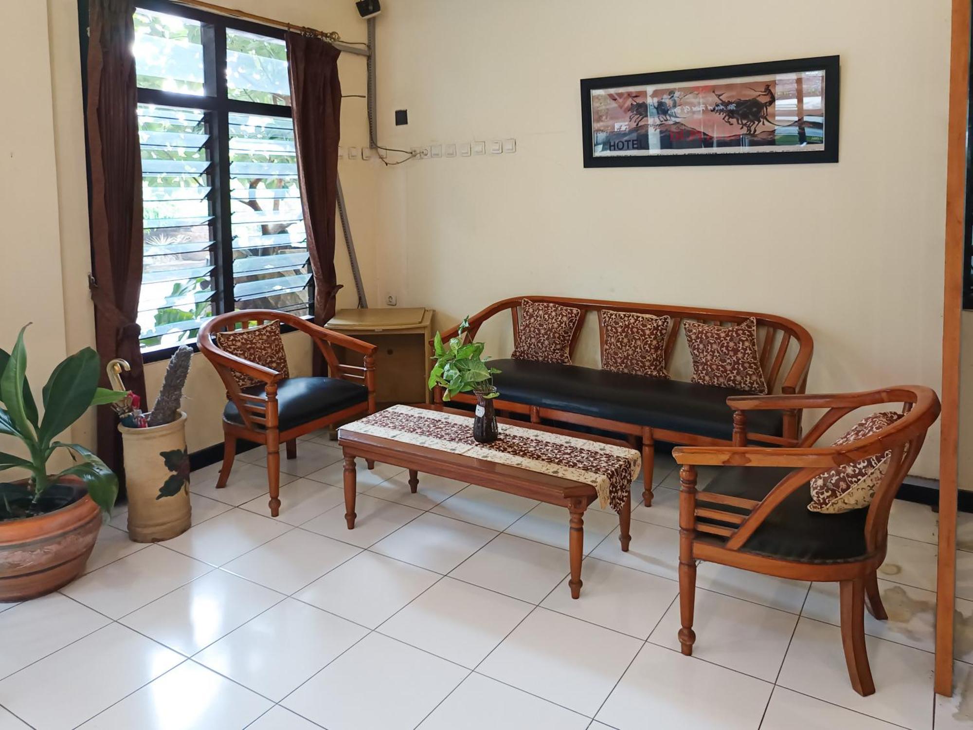 Hotel Gita Puri Redpartner Blitar Zewnętrze zdjęcie