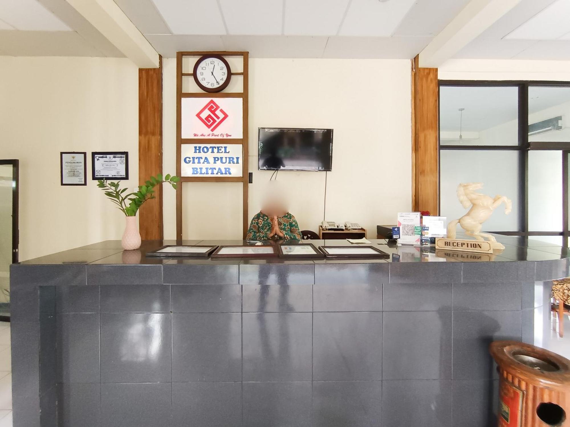 Hotel Gita Puri Redpartner Blitar Zewnętrze zdjęcie
