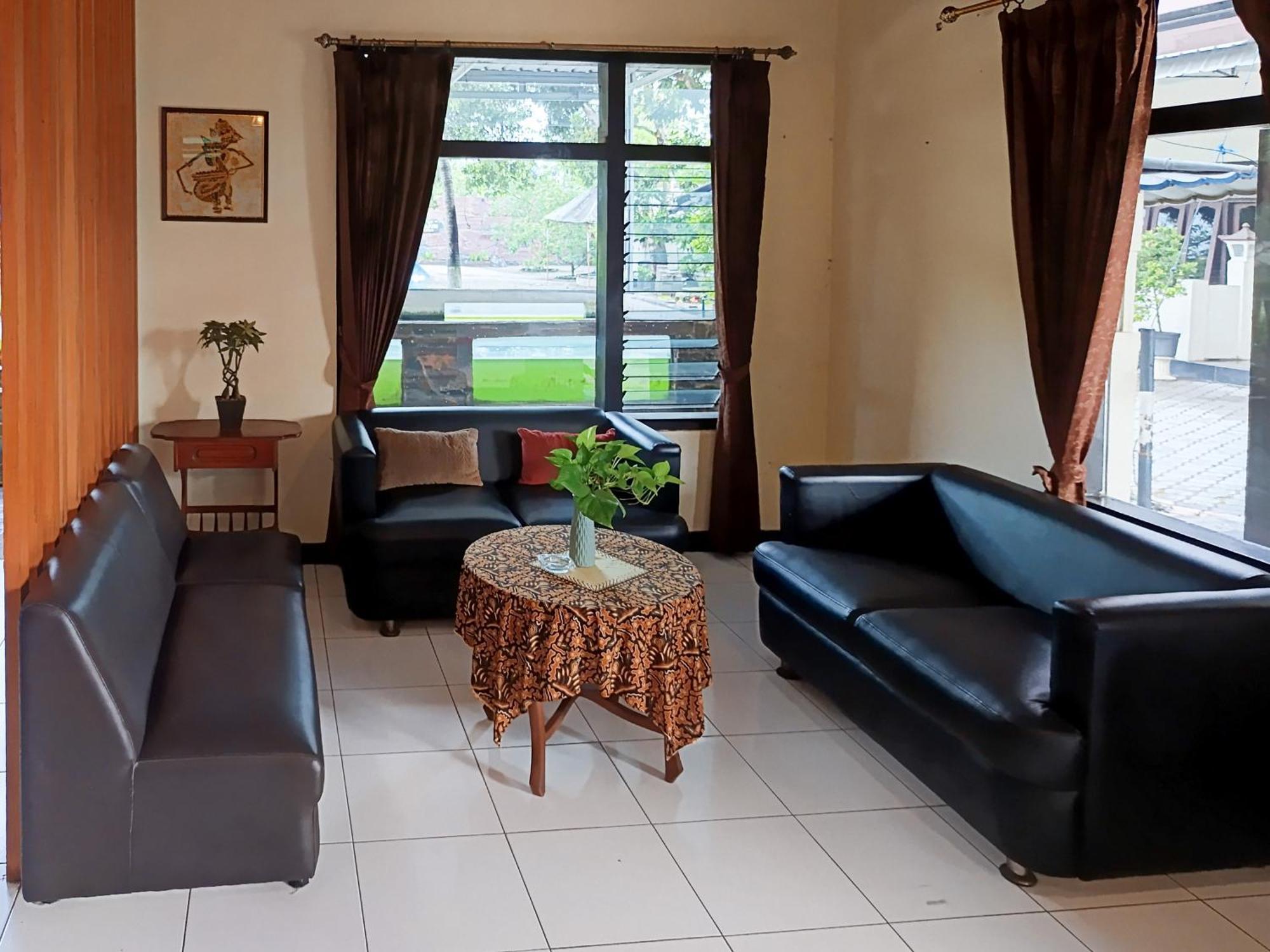 Hotel Gita Puri Redpartner Blitar Zewnętrze zdjęcie