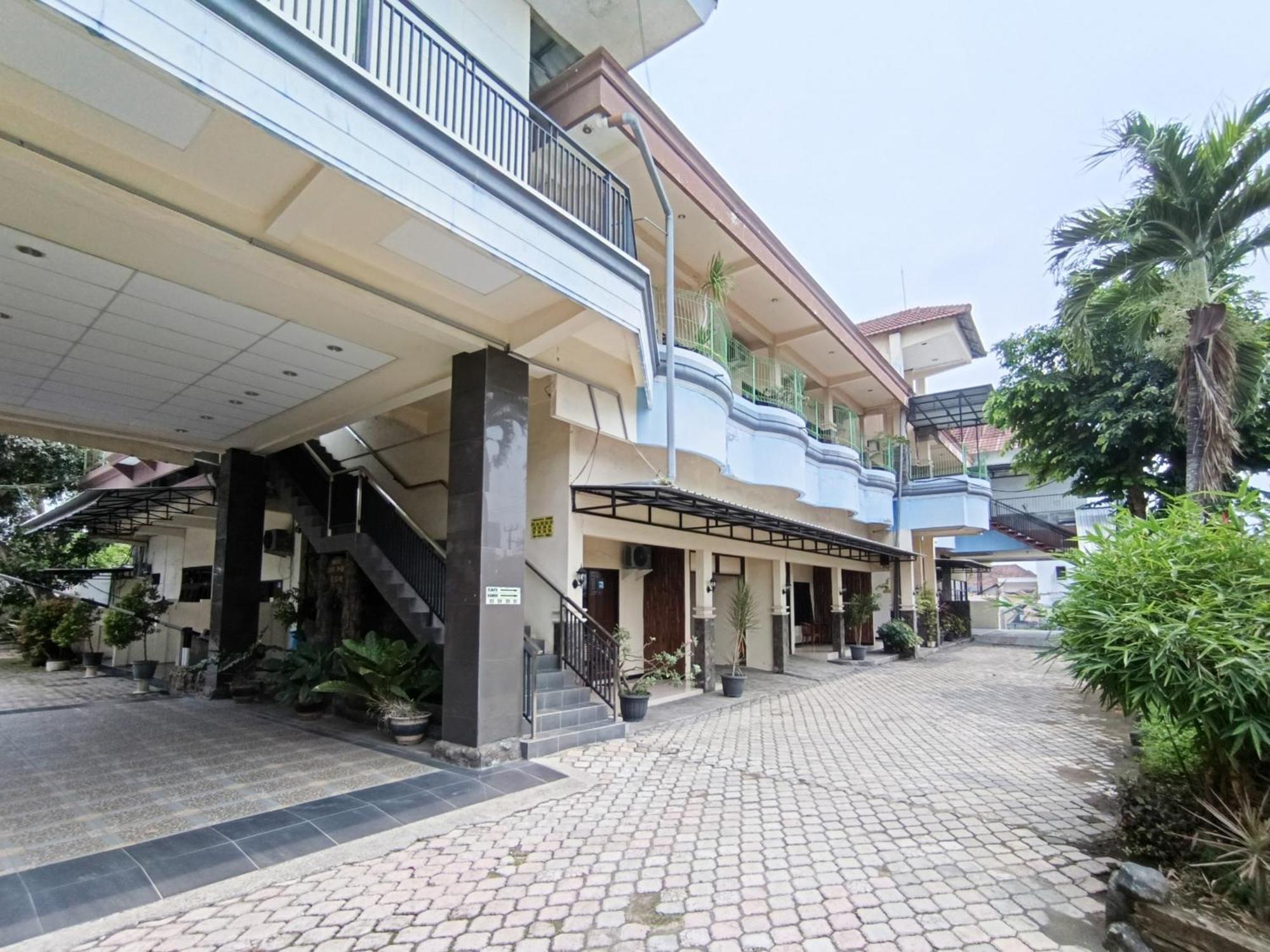 Hotel Gita Puri Redpartner Blitar Zewnętrze zdjęcie